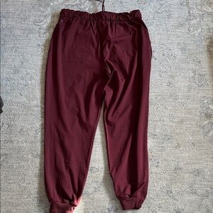 Lululemon women’s joggers
Size 14
Color red Merlot